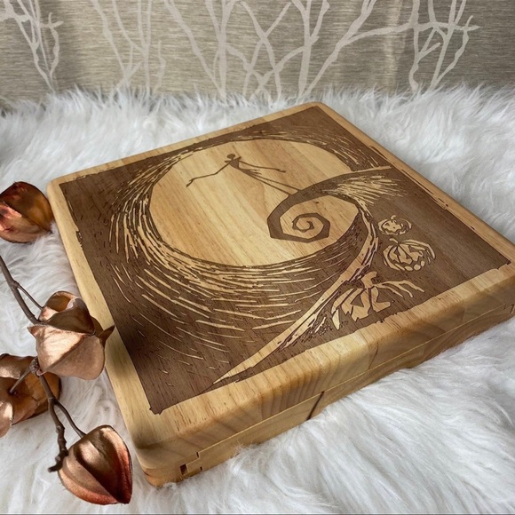 DISNEYS DISNEYLAND JACK SKELLINGTON NIGHT BEFORE CHRISTMAS WINE CHARCUTERIE NEW - Picture 5 of 5